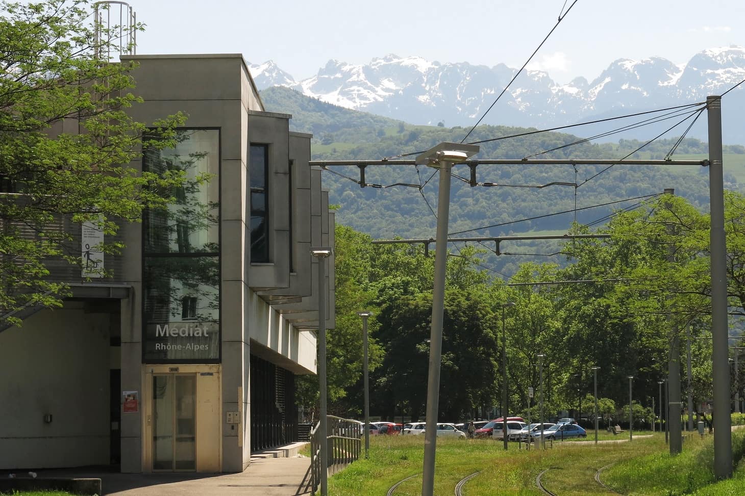 Accès aux locaux de Médiat Rhône-Alpes (site de Grenoble, campus Saint-Martin-d'Hères) 